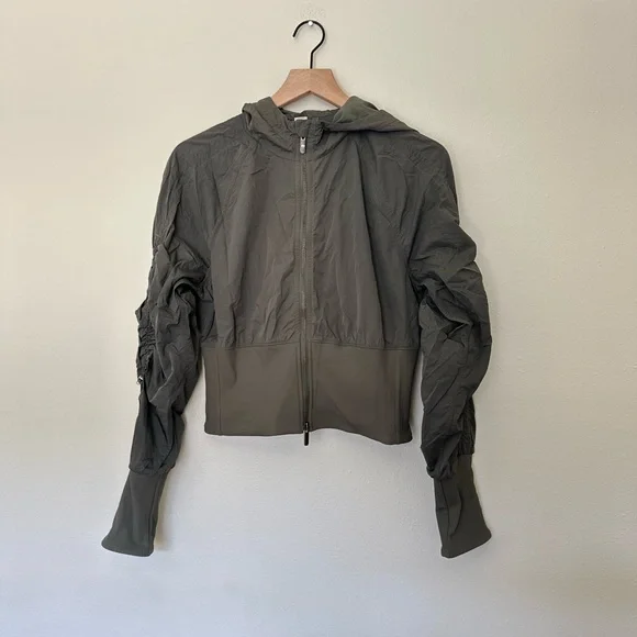 LULULEMON Ruched Ribbed-Waist Jacket - Picture 4 of 9